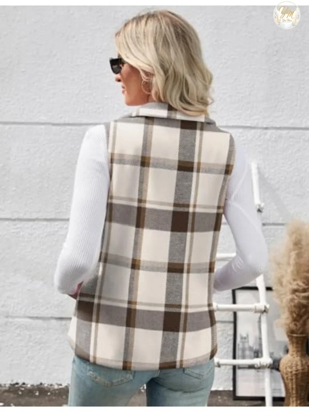 Women's Plaid Quilted Sleeveless Vest Zip Up Collared Outerwear with Pockets